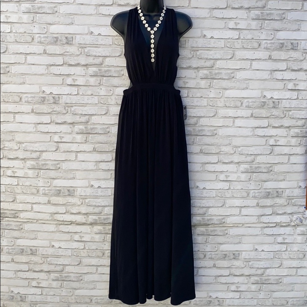🖤 NWT Black Express Cut Out Plunge Dress 🖤